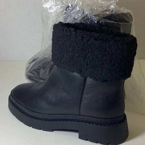 Marc Fisher LTD

Vina
Women's - Picture 8 of 12